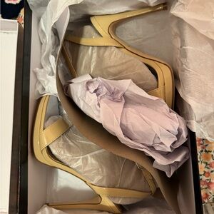 Loola Ankle Strap Sandal (Light Latter) size 5W